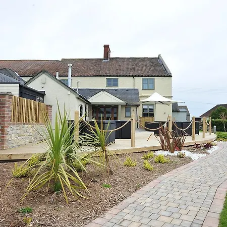 The Warwick Arms מלון 4*