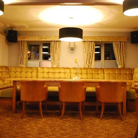 The Warwick Arms Chew Magna