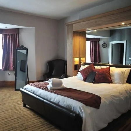 The Warwick Arms 4* Chew Magna